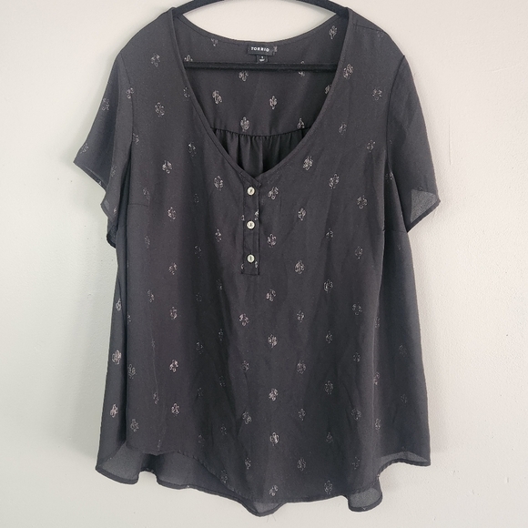 torrid Tops - Torrid Women's Black Short Sleeve Blouse, Silver Shiny Cacti Print Size 1 light